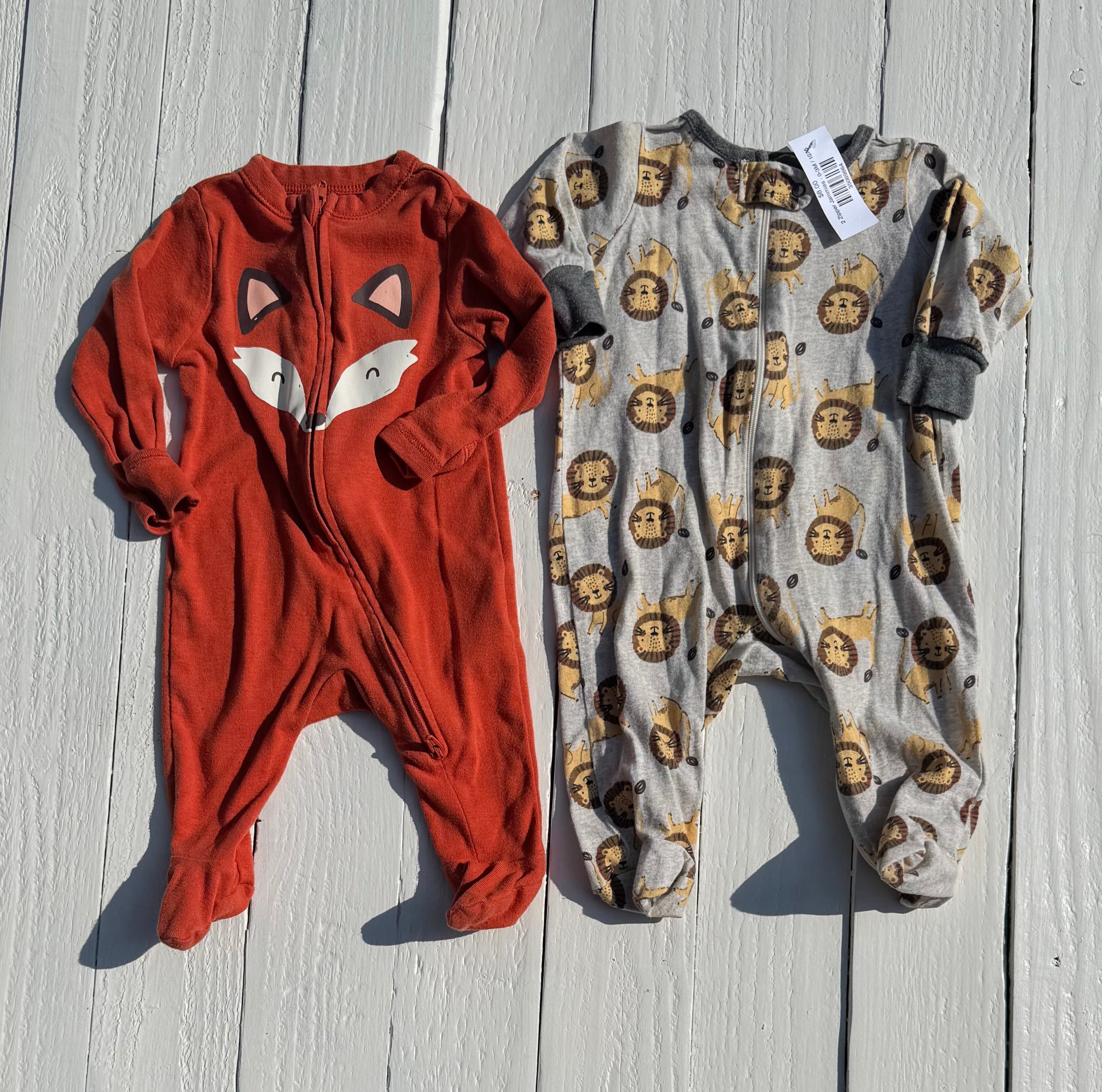 2 Zipper Jammies - 0-3M