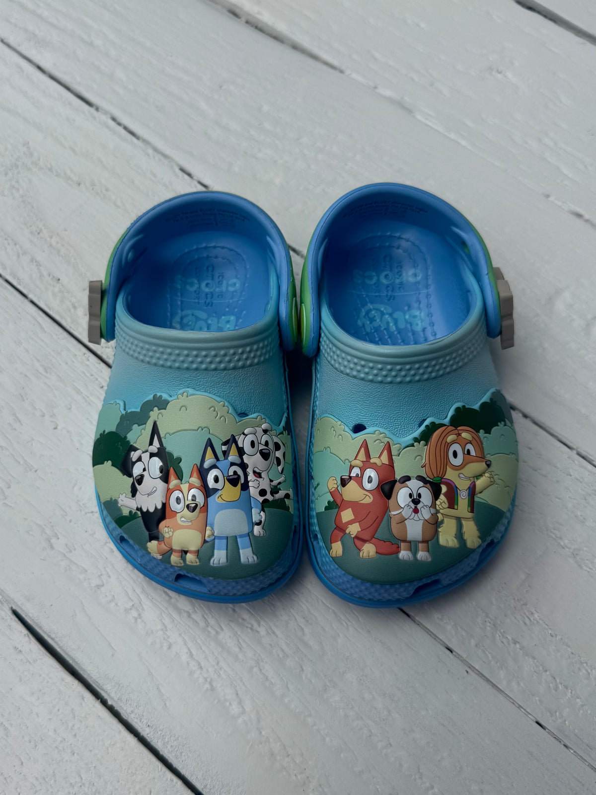 Crocs - 6