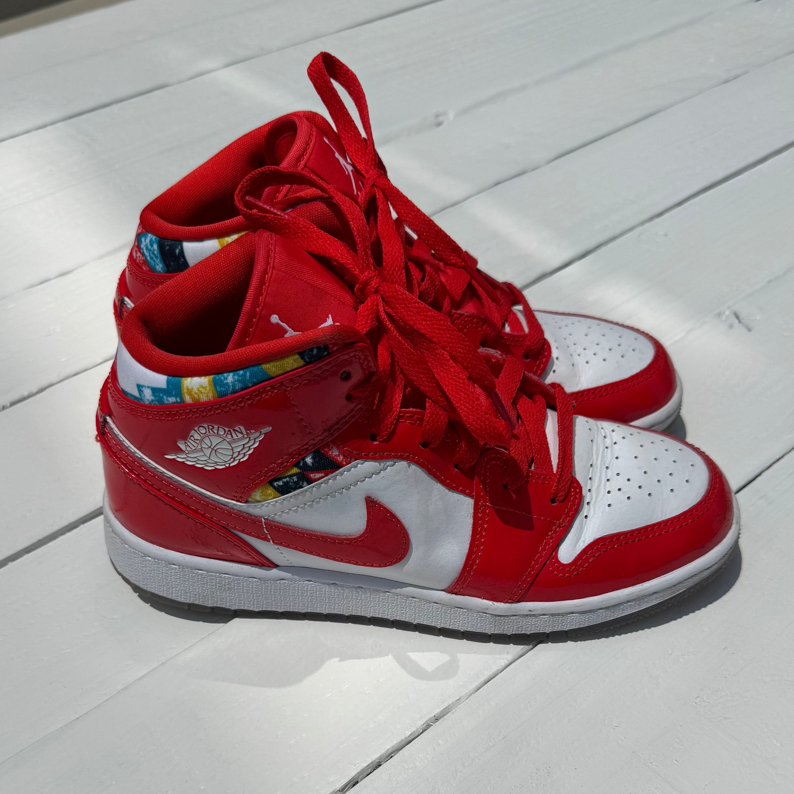 Nike Sneakers - 4.5