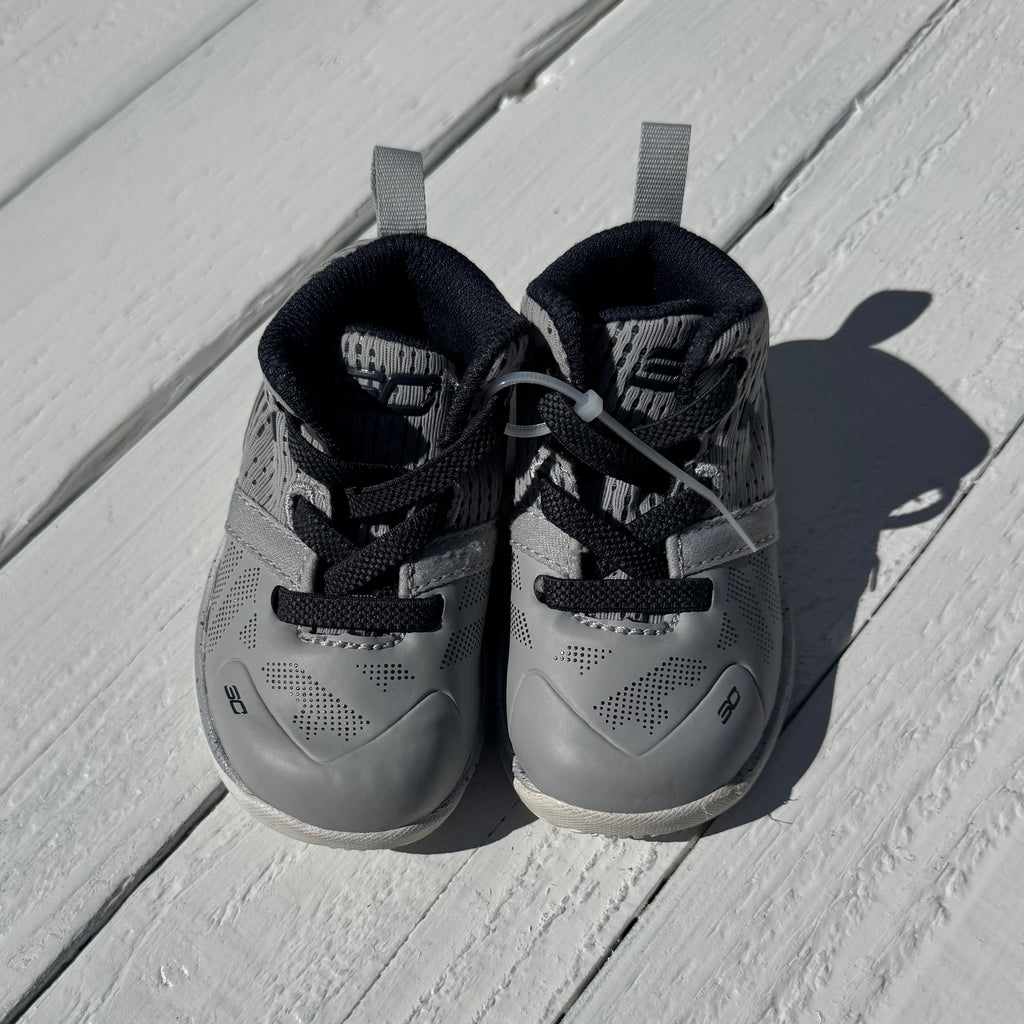Under Armour Sneakers - 3