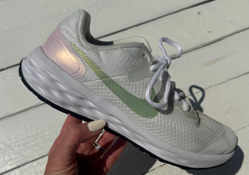 Nike Sneakers - 6.5