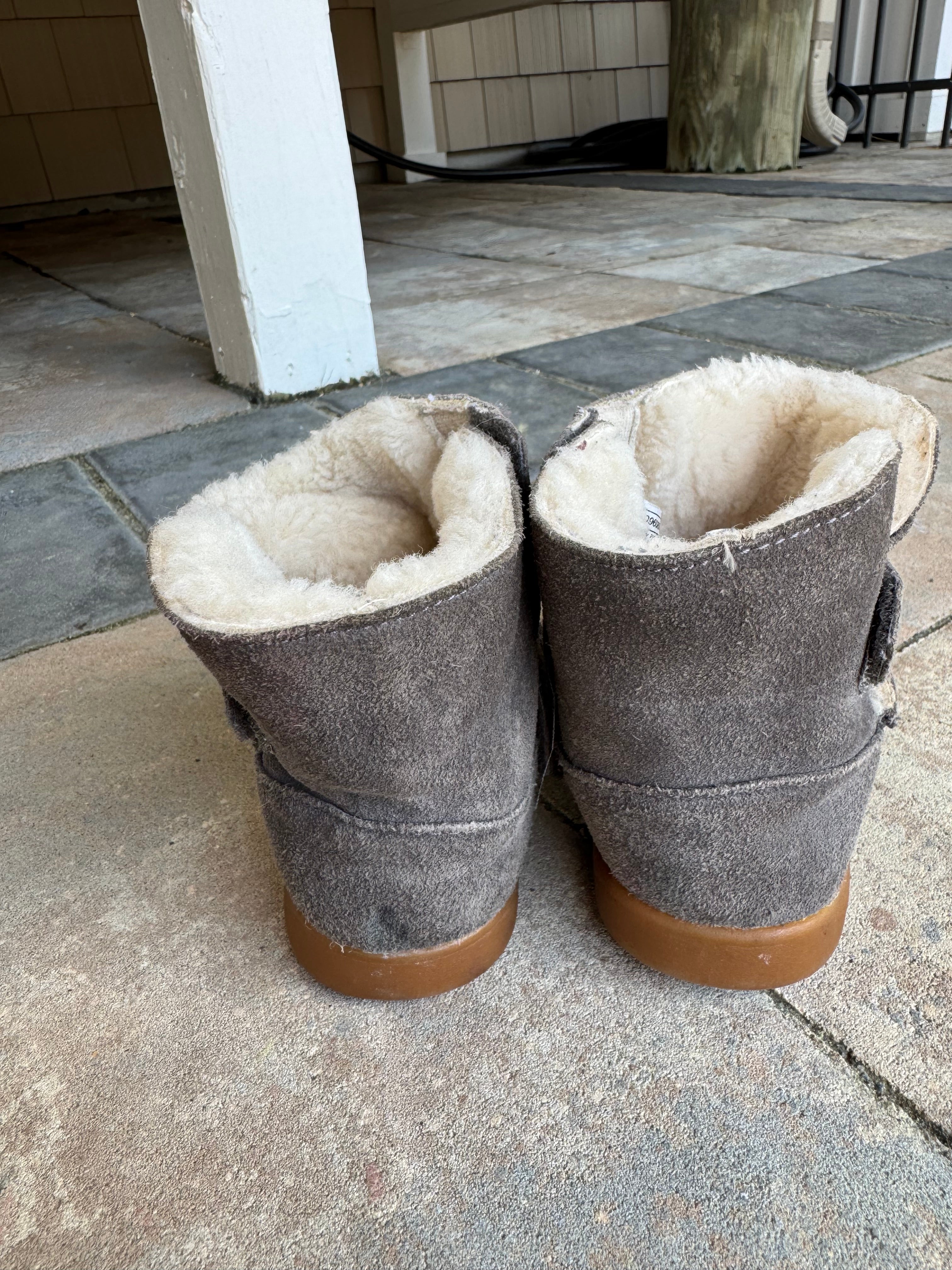 UGG Keelan Toddler Boots - 9 Toddler
