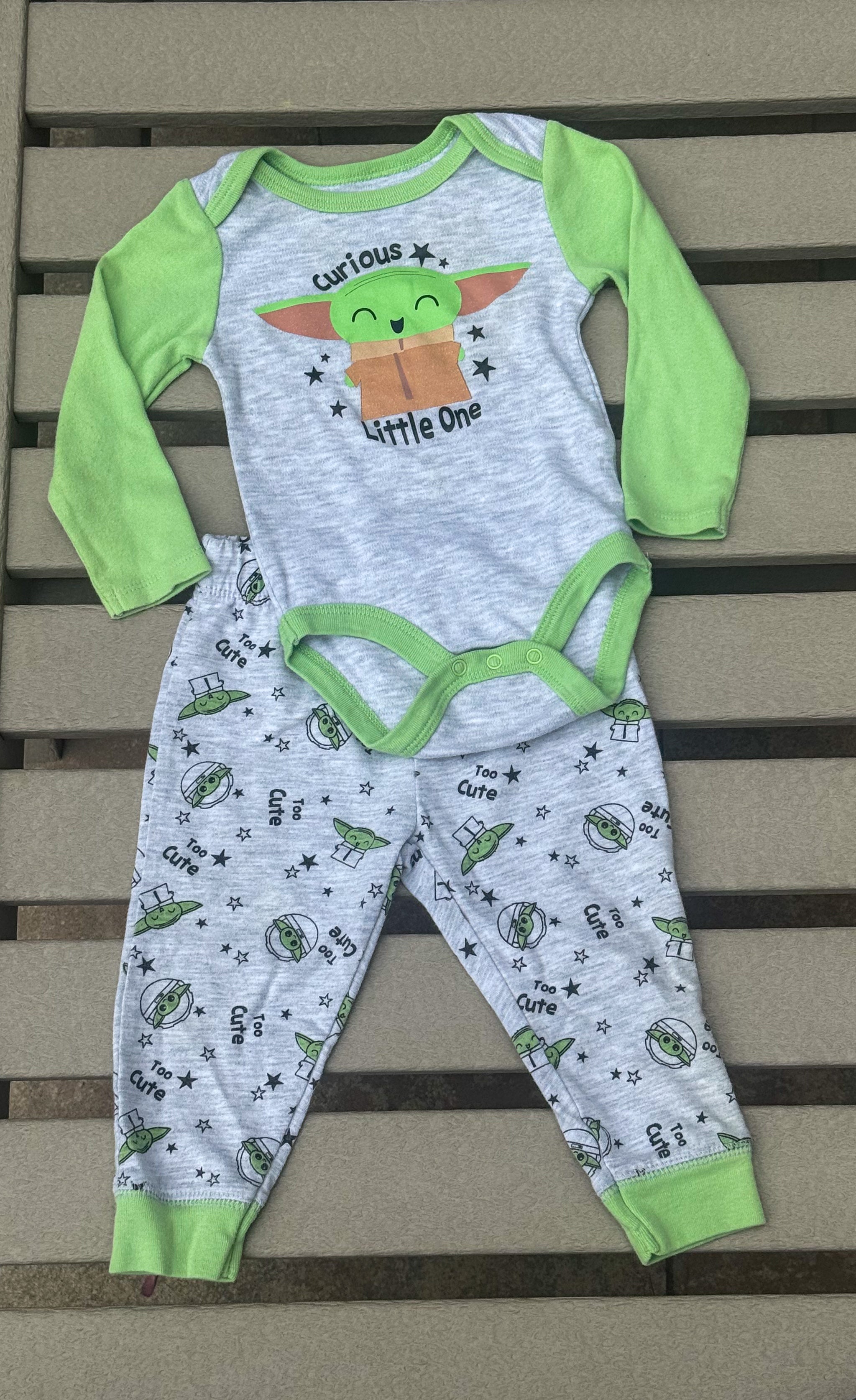 Baby Yoda Outfit - 6-9M
