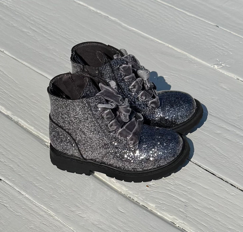 Old Navy Boots - 8