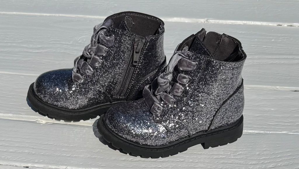 Old Navy Boots - 8