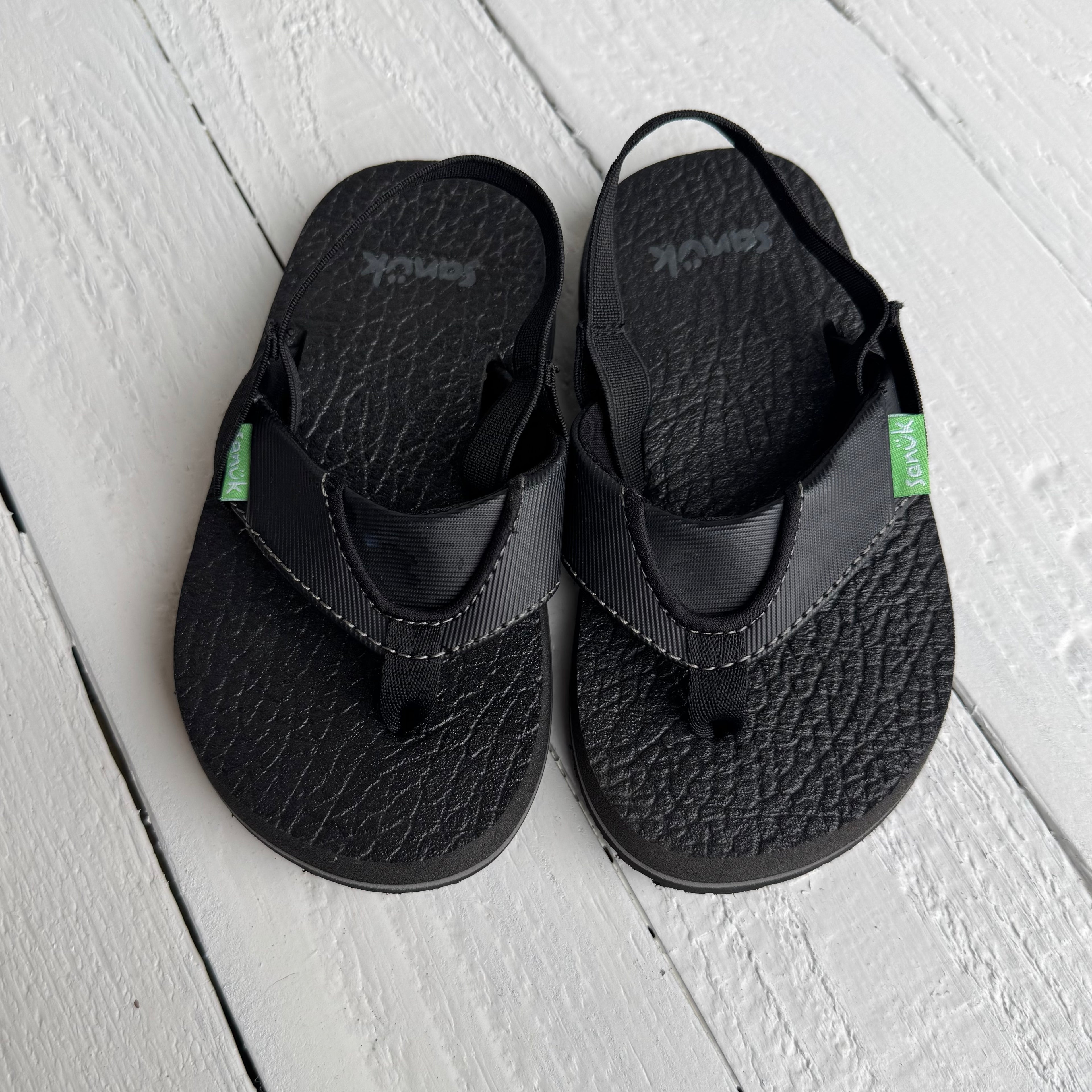 Sanuk Flip Flops - 9/10