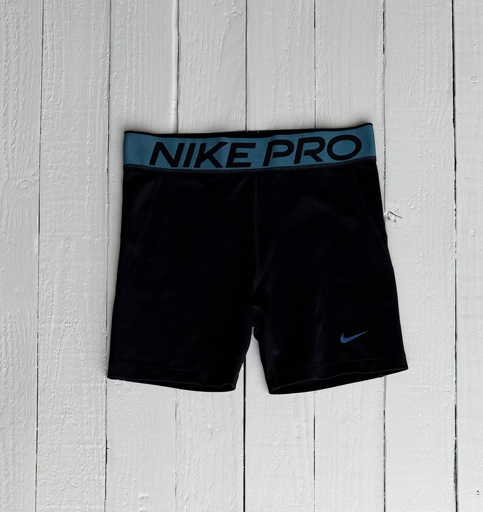 Nike Shorts - XL (18-20)
